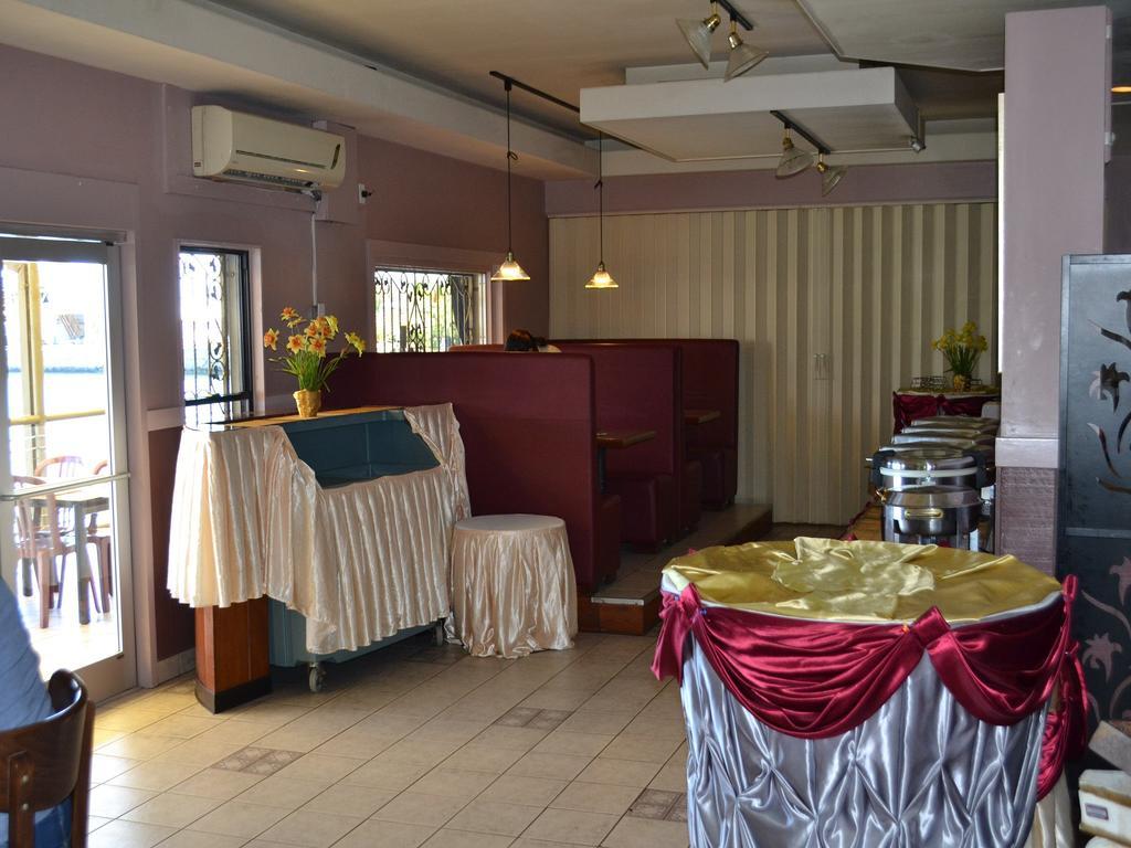 West Plaza Malakal Hotel Koror Exterior foto